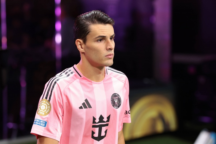 8868在线官网登录入口-西媒：埃尔切有意迈阿密国际中场小雷东多，正在敲定转会交易