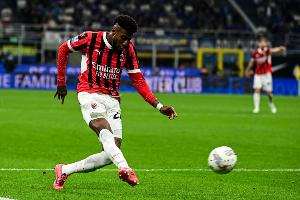 斯基拉：埃默森不在AC米兰下赛季的计划，红黑军团准备出售他