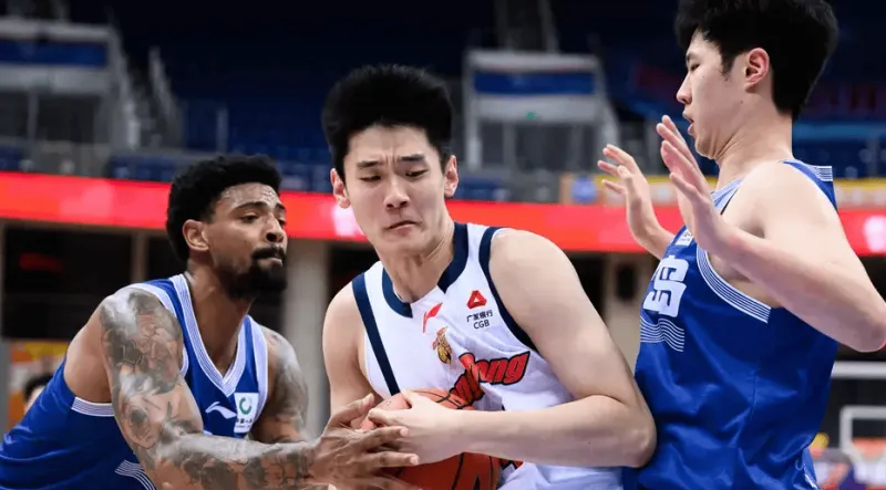 8868在线官网登录入口-王洪泽生涯新高！8投7中狂砍22+8+4+2，攻防一体统治内线